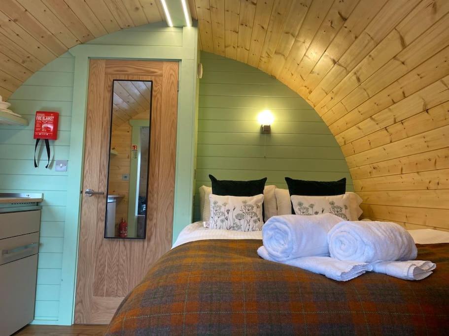 Seaview Lodges At Torlinnhe Форт-Уильям Экстерьер фото